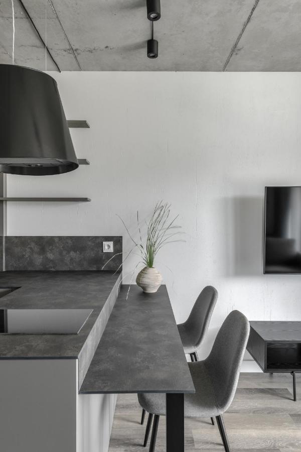 Urban Jungle Apartments By Reside Baltic Вильнюс Экстерьер фото