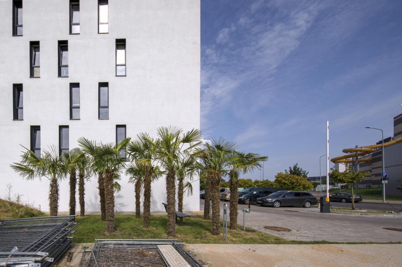 Urban Jungle Apartments By Reside Baltic Вильнюс Экстерьер фото